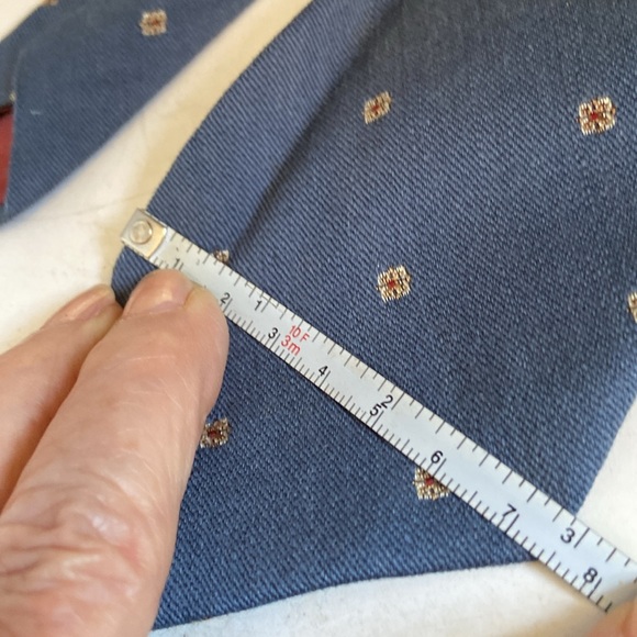 Arnie tie blue & tiny white and red. 56” long Could it be Arnie Palmer? - Picture 5 of 7